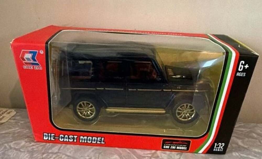 Che Zhi Mercedes-Benz G63 AMG Die-Cast Model Car 1:32 Scale Black